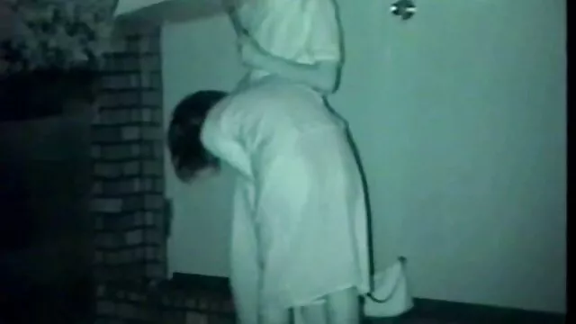 操作の農場で同じコックの上に二人の姉妹。 無料 av 動画 女性 向け