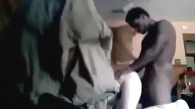 エッチしたい人妻を探しています 無料 エロ 女性 動画