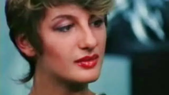 すべてのフューチュラマは、主人公を見ました 女 と 女 エロ 動画
